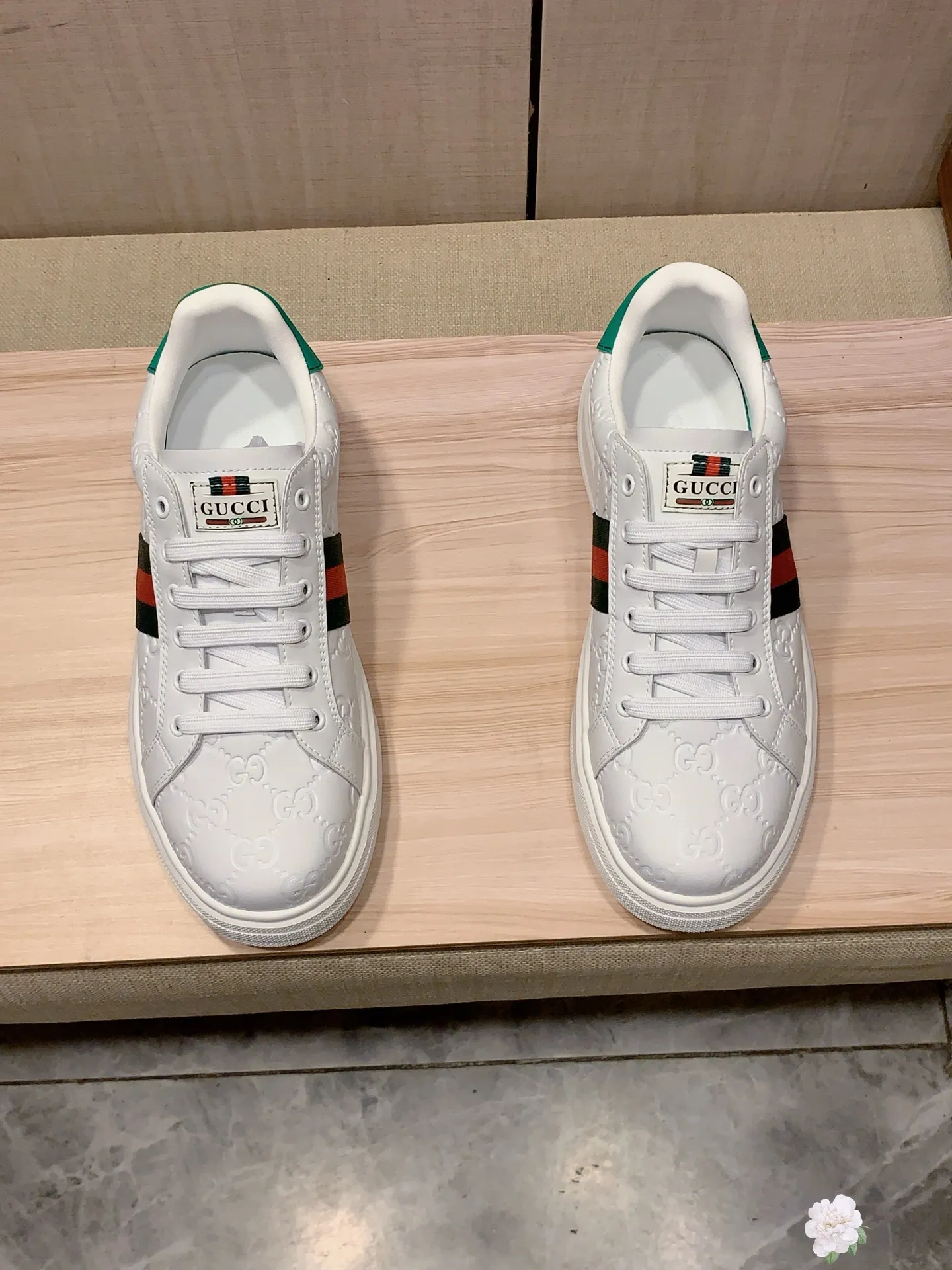 Men's men's shoes💰420💰💰🎩🎩[Lightning][Lightning] "Gucci*" latest • popular casual shoes, top brand [seduce] luxury ~ purchasing agency, top ~ quality. [Strong] The upper is made of imported breathable cowhide with fabric material ➕ Breathable sheepskin feet (•) and fine workmanship. The original stylish and stylish soft rubber wear-resistant and non-slip outsole is light and comfortable on the feet. The real thing looks better when photographed in person. 111: code: 38-44, 3️⃣ colors selected
